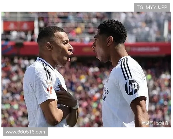 埃里克姆巴佩虽为关键球员但防守应注重整体协作与团队配合 埃里克姆巴佩虽为关键球员但防守应注重整体协作与团队配合